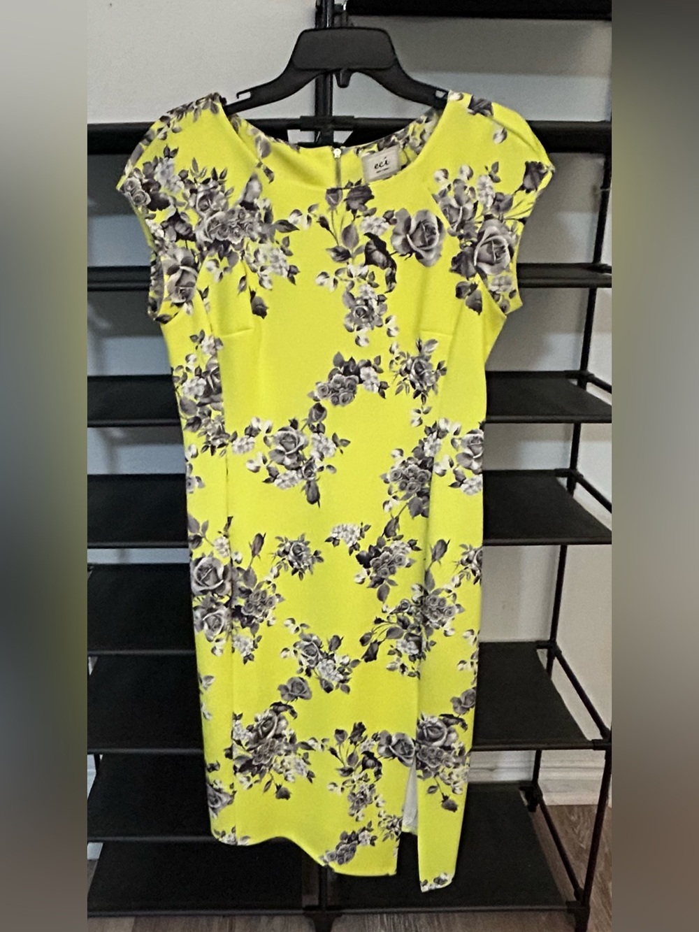 ECI New York Lemon/Lime and Grey Rose Cap Sleeve Dress. Size M.